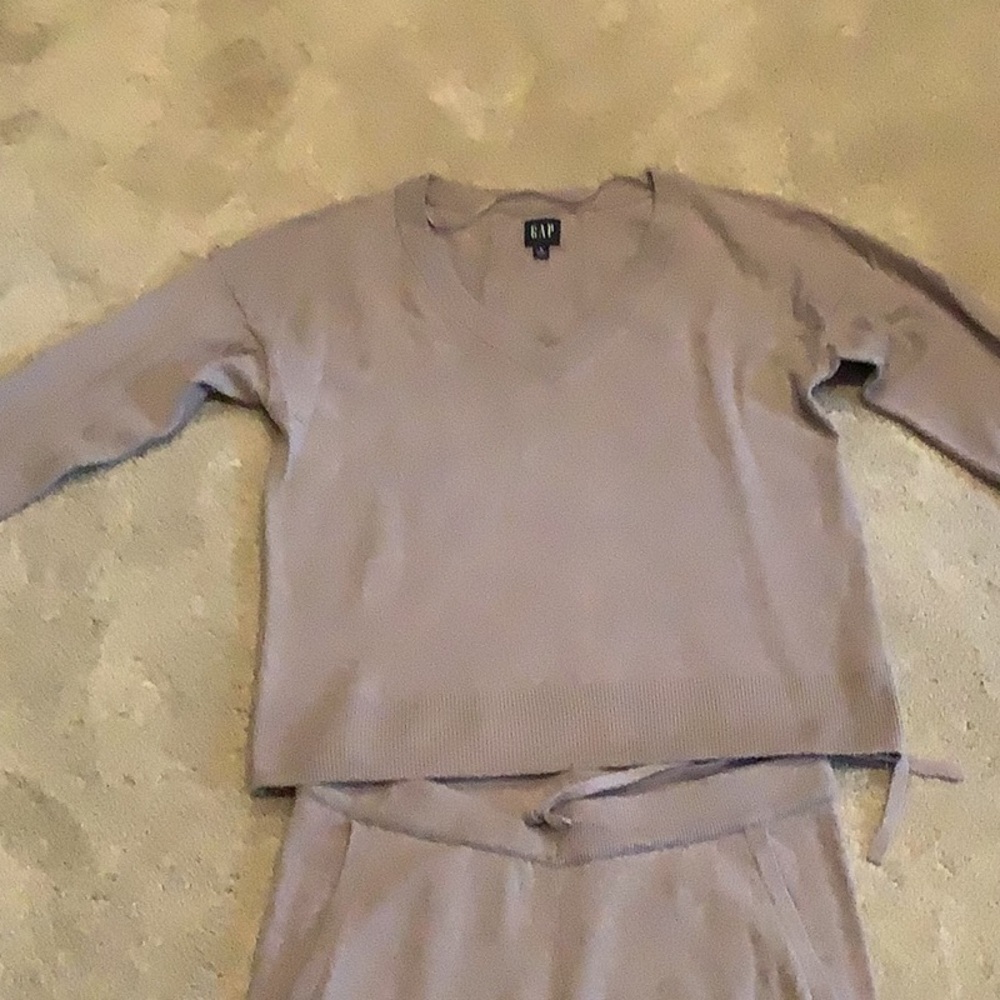 Two piece sweater pants outfit